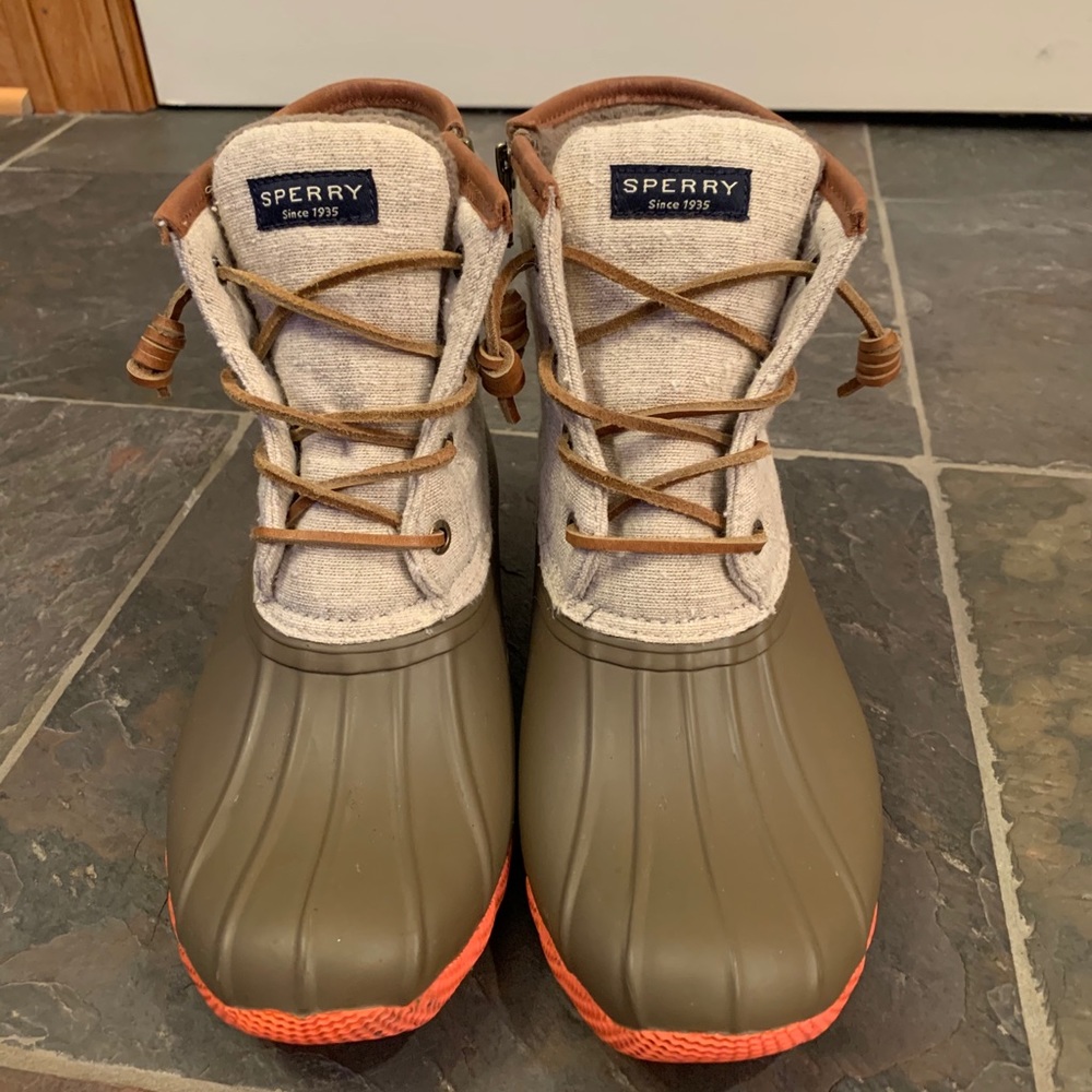 Sperry Rubber Boot. Size 7